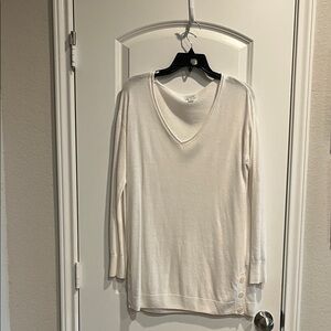 Classic J Crew White V-Neck Long Sleeve Sweater